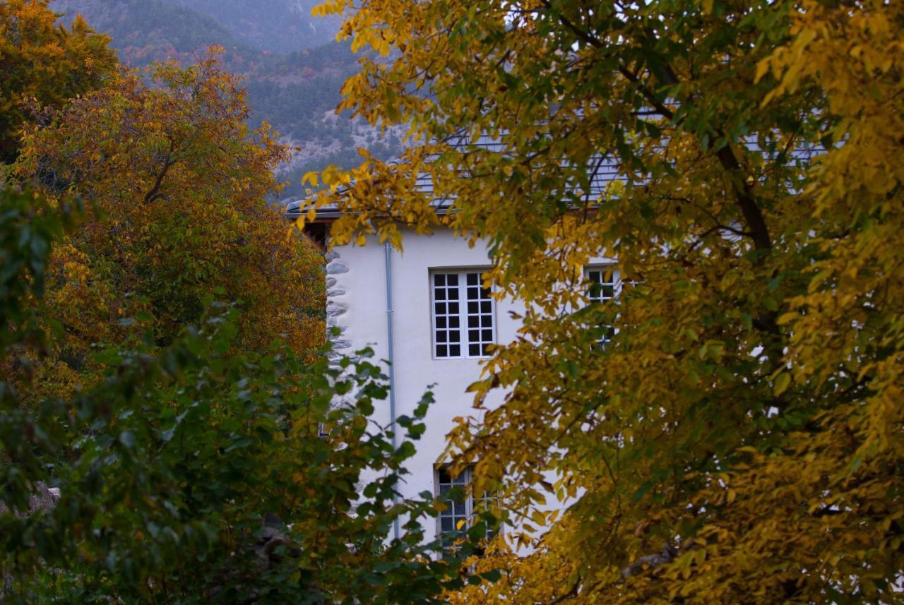 Maison Cimarron Chateauroux-les-Alpes Exterior photo